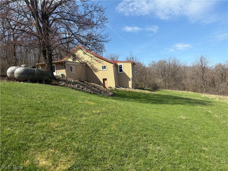 64446 Erie Road, Salesville, OH - Photo 8