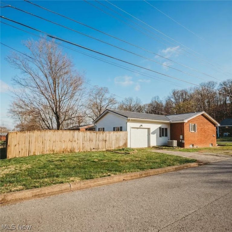 1808 29th Street, Vienna, WV - Photo 2