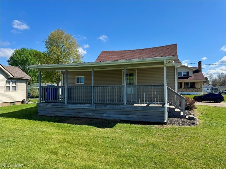 308 Chestnut Street, Gnadenhutten, OH - Photo 4