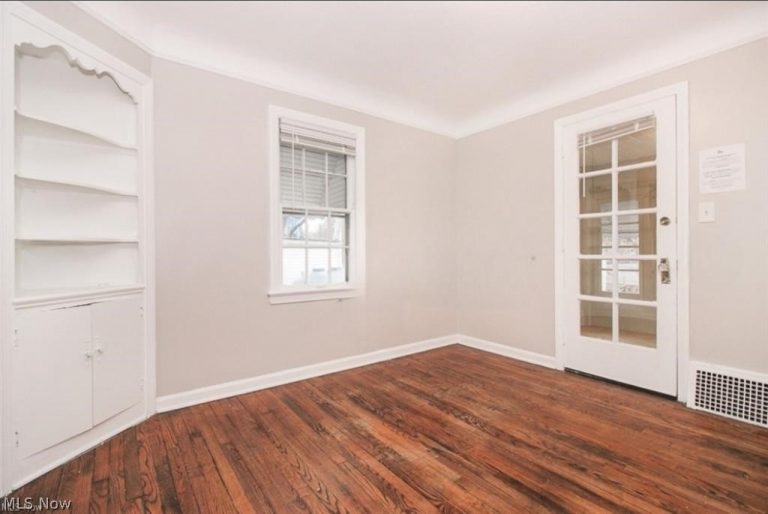 3801 Woodridge Road, Cleveland, OH - Photo 4