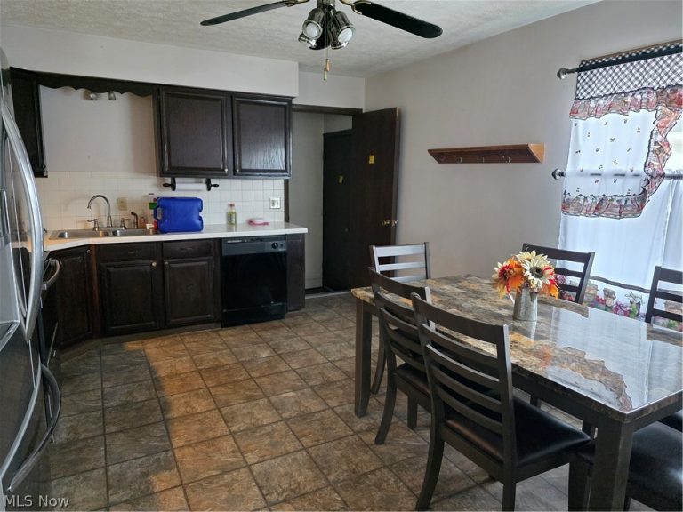 1358 Andrew Avenue, Salem, OH - Photo 2