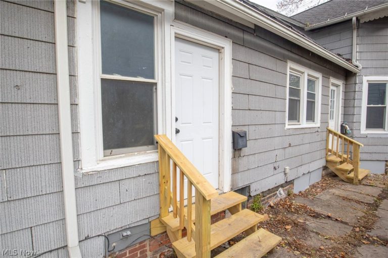 3304 46th Street, Cleveland, OH - Photo 8