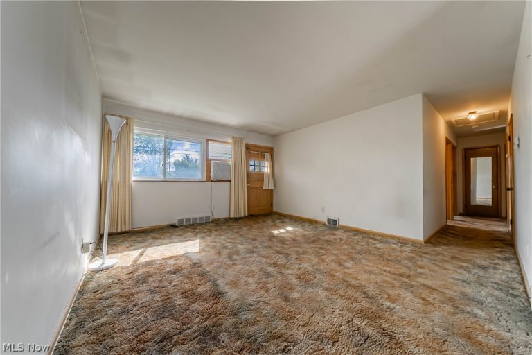 5884 Michael Drive, Brook Park, OH - Photo 4