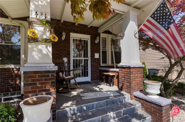 431 Roselawn Avenue, Warren, OH - Photo 2