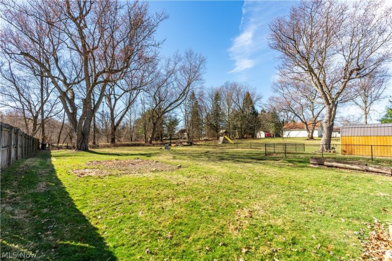 1670 Berna Road, Green, OH - Photo 3