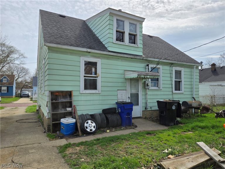 12416 Mortimer Avenue, Cleveland, OH - Photo 2