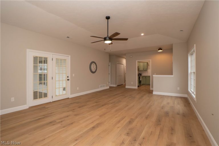 6980 Knight Avenue, Canton, OH - Photo 8