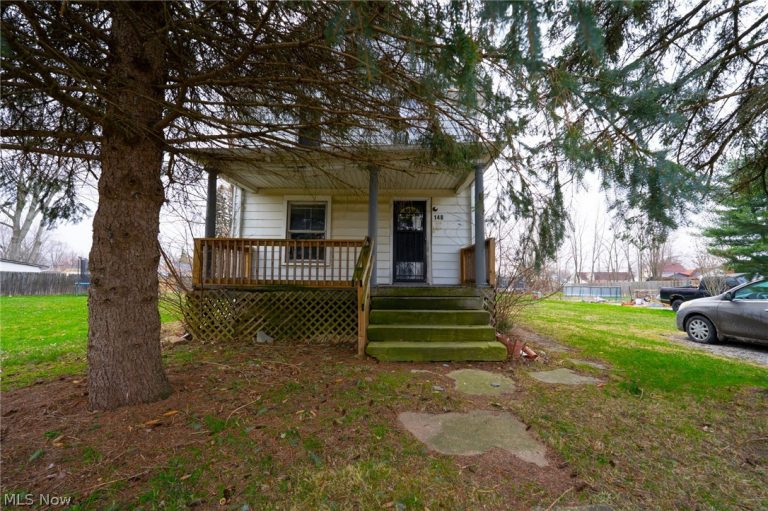 148 Oak Street, Elyria, OH, 44035
