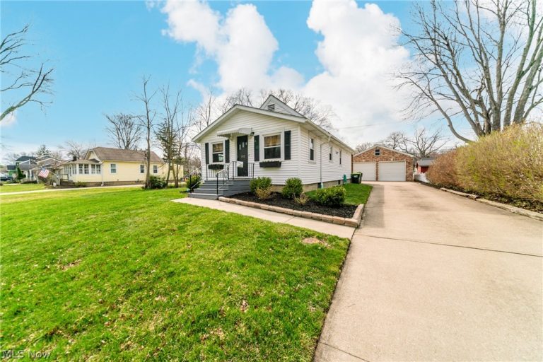 192 Sunset Road, Avon Lake, OH - Photo 2