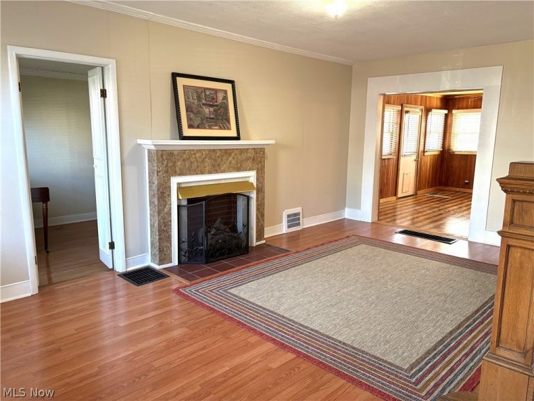 3724 Lindberg Way, Weirton, WV - Photo 2