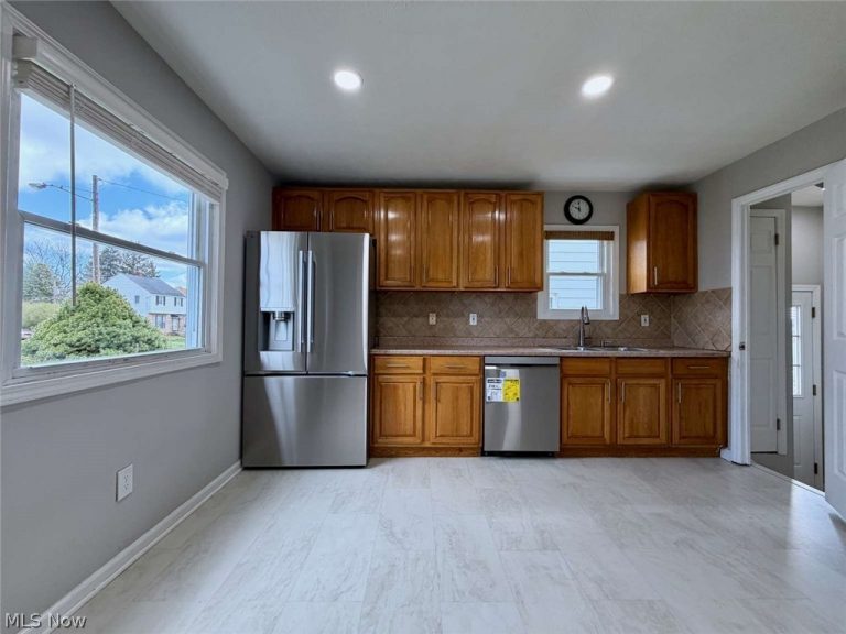 4515 pershing Avenue, Parma, OH - Photo 3