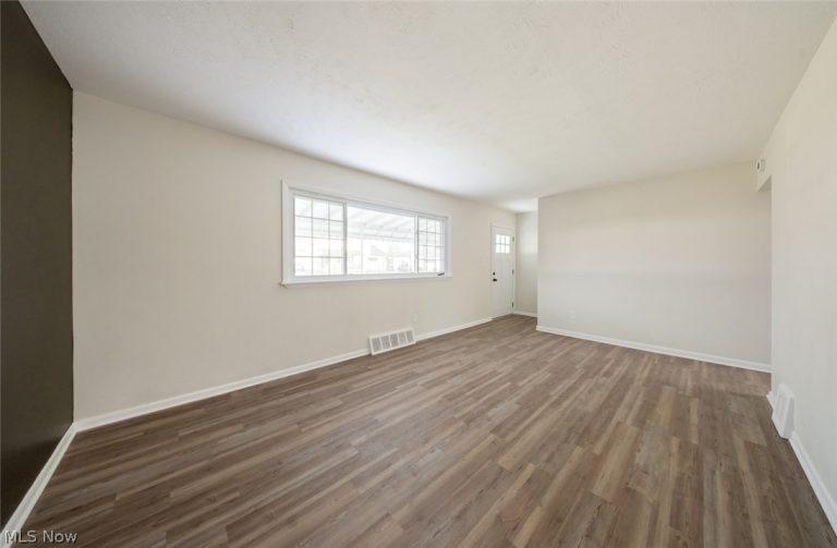 5850 Doris Drive, Brook Park, OH - Photo 6