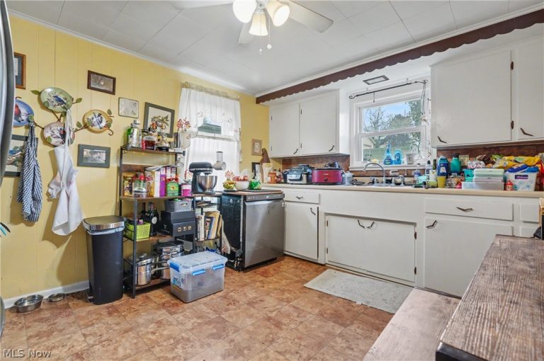 145 Sherman Street, Lisbon, OH - Photo 3