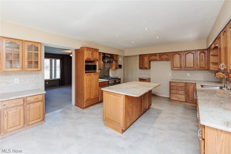 45 River Road, Hinckley, OH - Photo 8