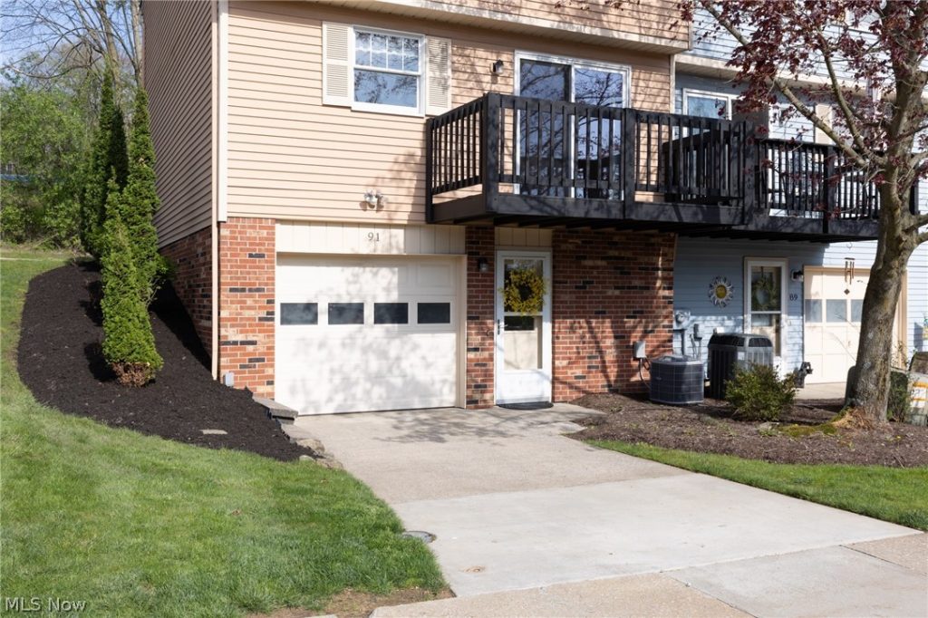 91 Quaker Ridge Drive, Akron, OH