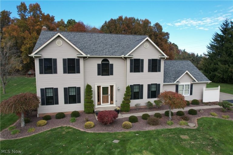 7700 Meadowood Drive, Canfield, OH - Photo 2