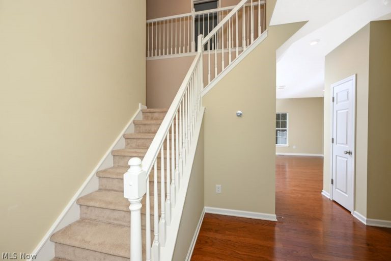 3784 Firethorn Drive, Aurora, OH - Photo 4