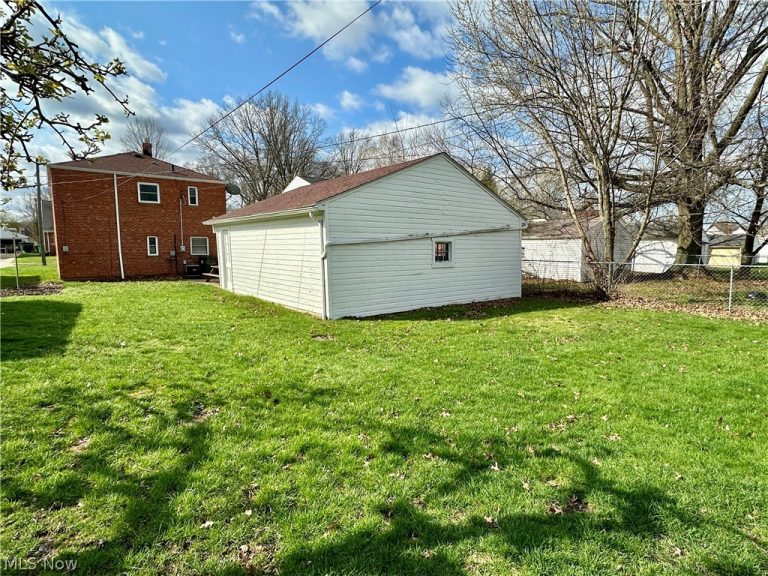 24251 Puritan Road, Euclid, OH - Photo 8