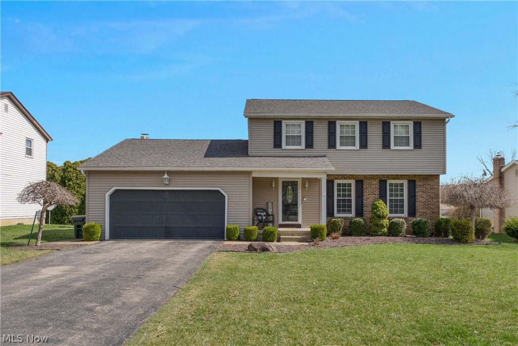 1338 Valley View Drive, Boardman, OH