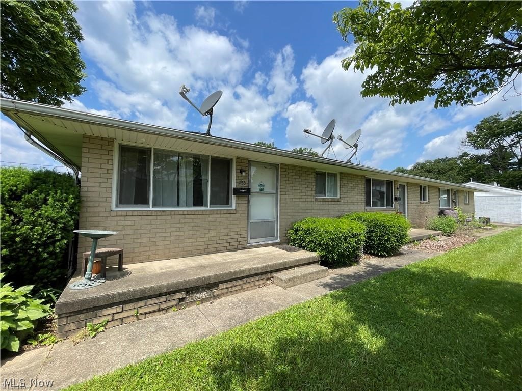 233-237 Kennedy Street, Louisville, OH