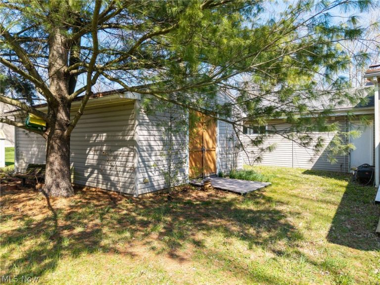 4942 Lear Nagle Road, North Ridgeville, OH - Photo 6