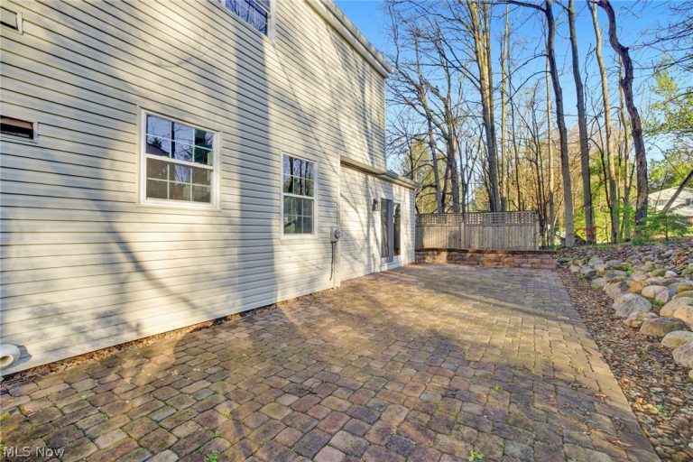 561 Bath Hills Boulevard, Akron, OH - Photo 6