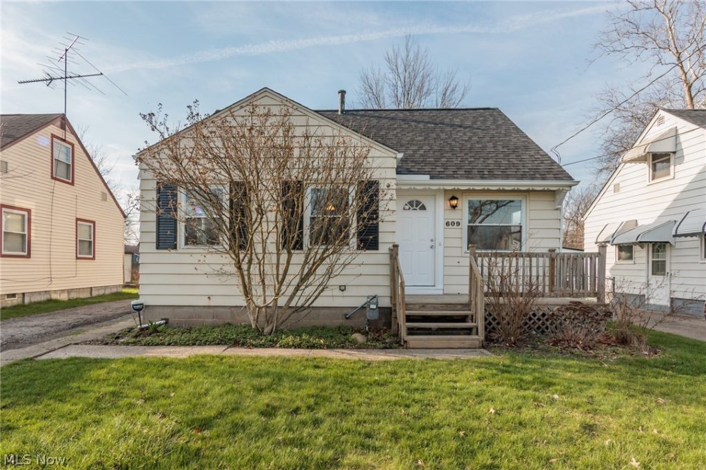 609 Princeton Avenue, Elyria, OH