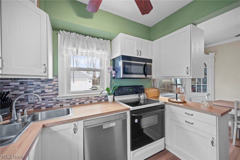 2967 Cleveland Boulevard, Lorain, OH - Photo 6