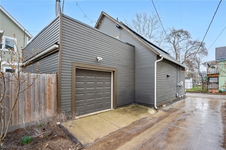 3508 Siam Avenue, Cleveland, OH - Photo 3