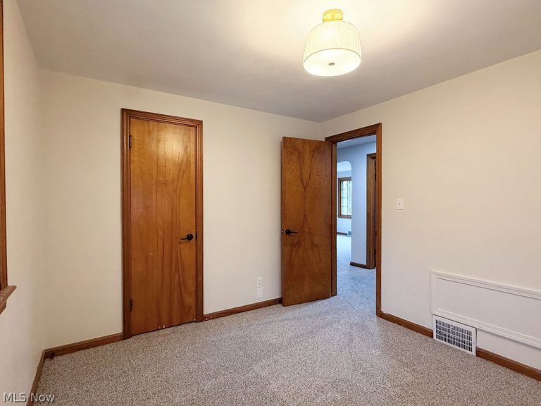 442 10th Street, Struthers, OH - Photo 8