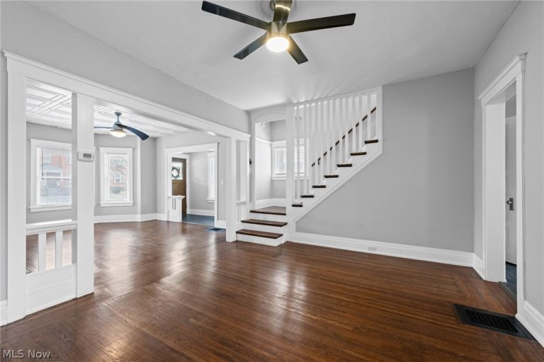 1354 Edwards Avenue, Lakewood, OH - Photo 8