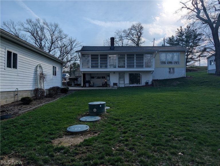 5721 Skyline Drive, Cambridge, OH - Photo 8