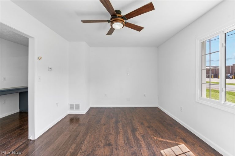 2805 Old Home Road, Akron, OH - Photo 8