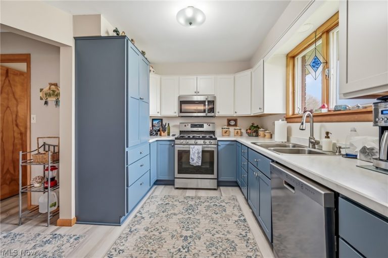 2076 Glenn Drive, Warren, OH - Photo 4