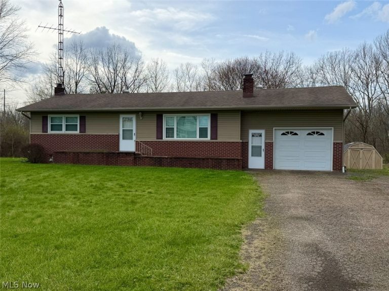 11455 Walnut Avenue, Alliance, OH - Photo 2
