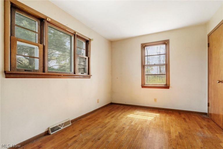 11829 Marlboro Avenue, Alliance, OH - Photo 5