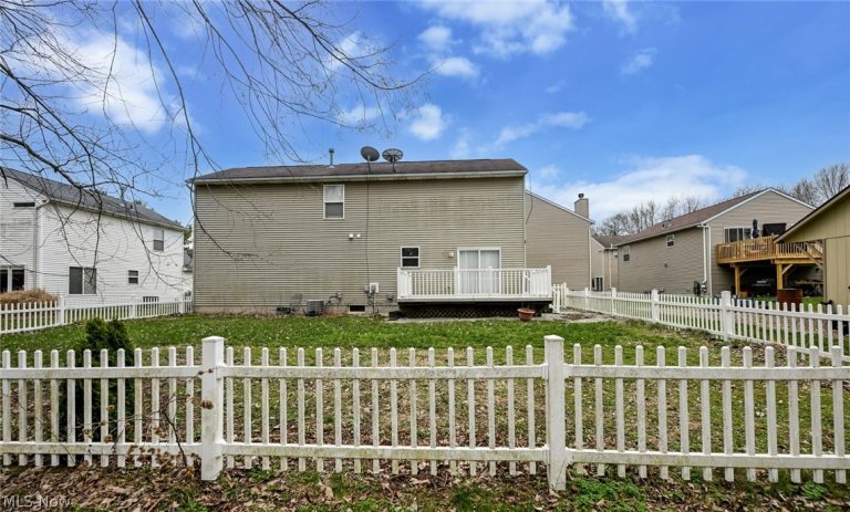 1083 Reeves Court, Lakemore, OH - Photo 6