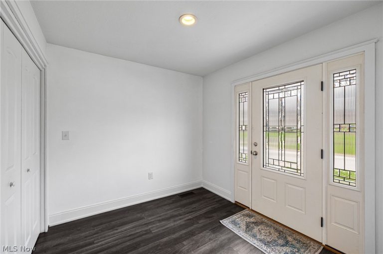 4302 Murray Avenue, Willoughby, OH - Photo 3