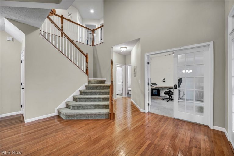 5600 Longridge Drive, Seven Hills, OH - Photo 4