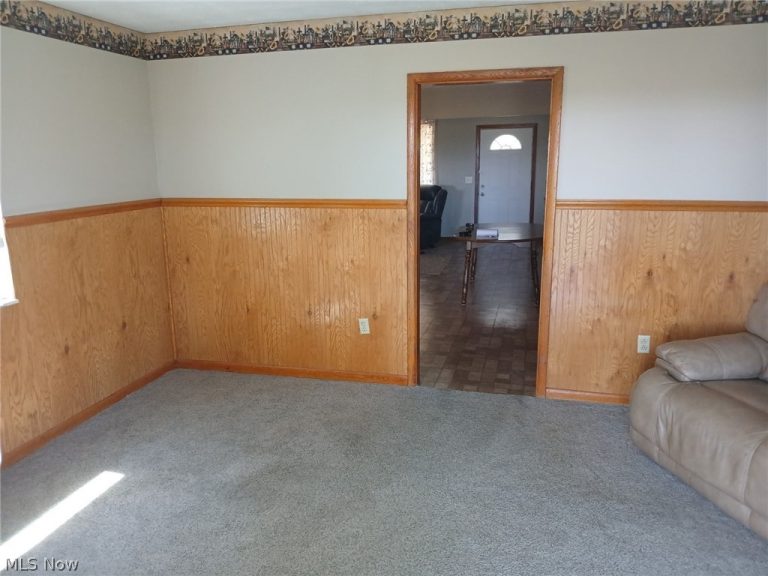 105 Newbanks Road, Parkersburg, WV - Photo 8