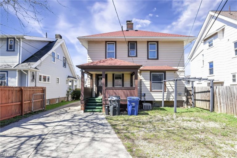 2037 Bunts Road, Lakewood, OH - Photo 4