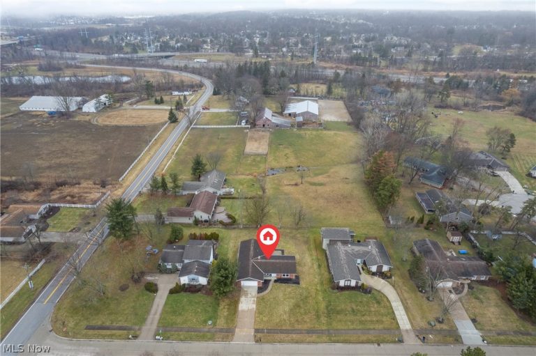 15312 Forest Park Drive, Strongsville, OH - Photo 6