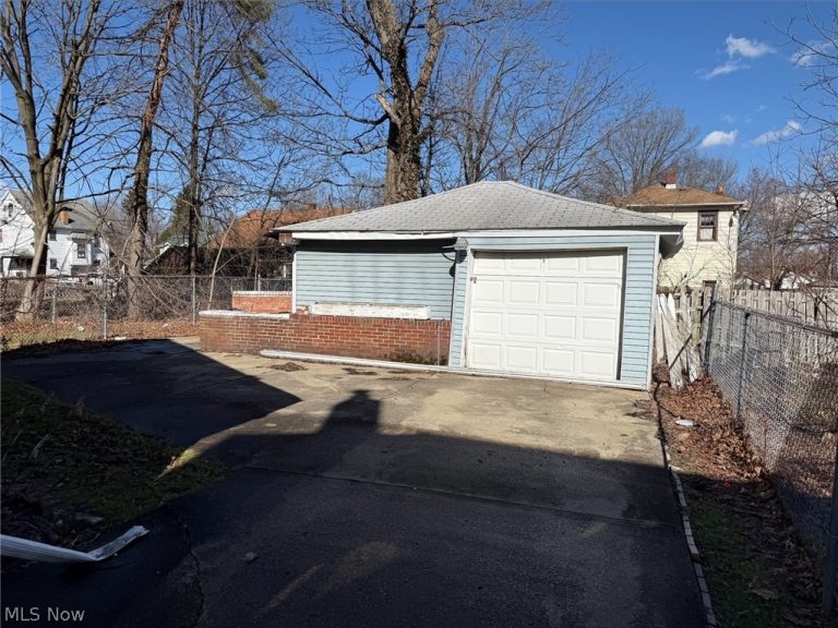 72 Labelle Avenue, Youngstown, OH - Photo 5