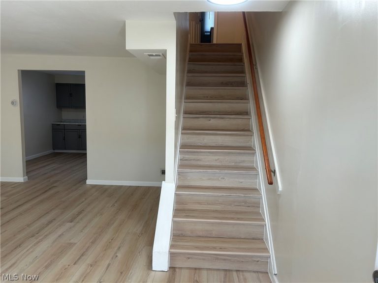 1602 Lee Terrace Drive, Wickliffe, OH - Photo 2