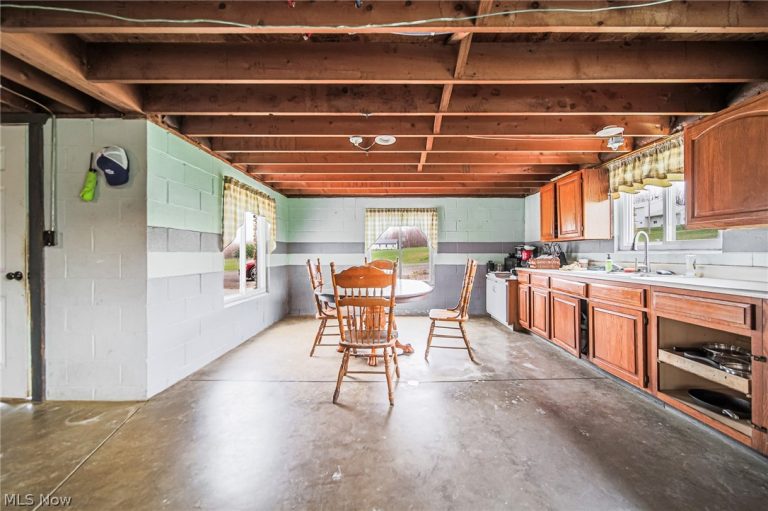 8919 Township Road 566, Holmesville, OH - Photo 4