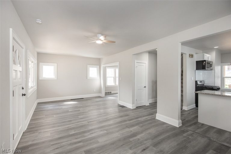 4940 106th Street, Garfield Heights, OH - Photo 6
