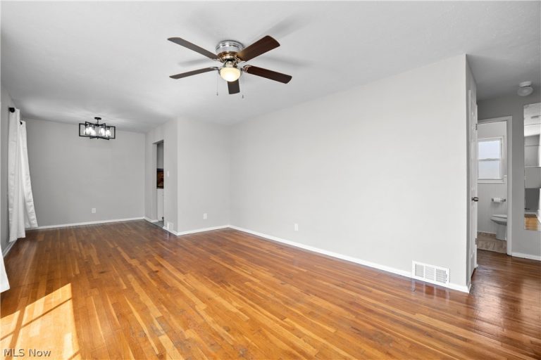 13704 Elsetta Avenue, Cleveland, OH - Photo 6