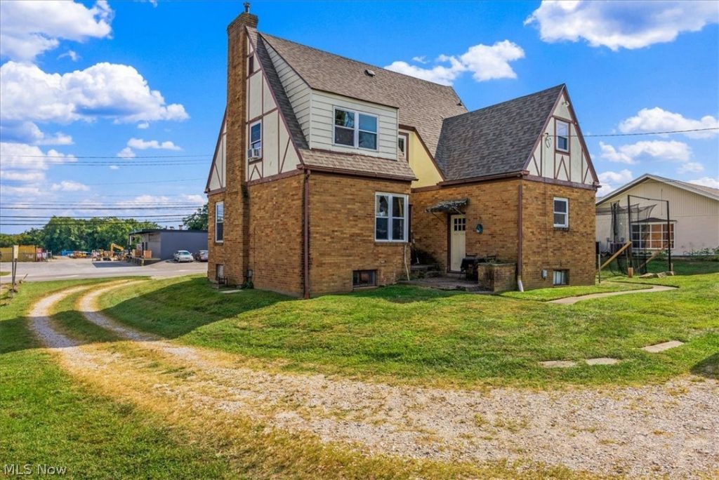 4319 Emerson Avenue, Parkersburg, WV