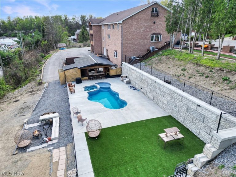 140 Teresa Drive, Steubenville, OH - Photo 4