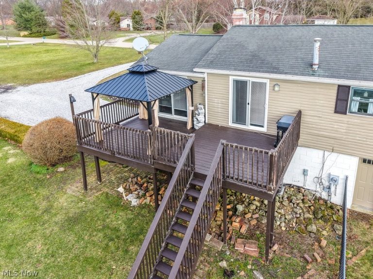 2190 Waterbury Drive, Uniontown, OH - Photo 8